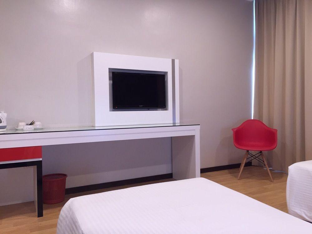 Oyo 232 The Suraya Hotel Kuantan Buitenkant foto