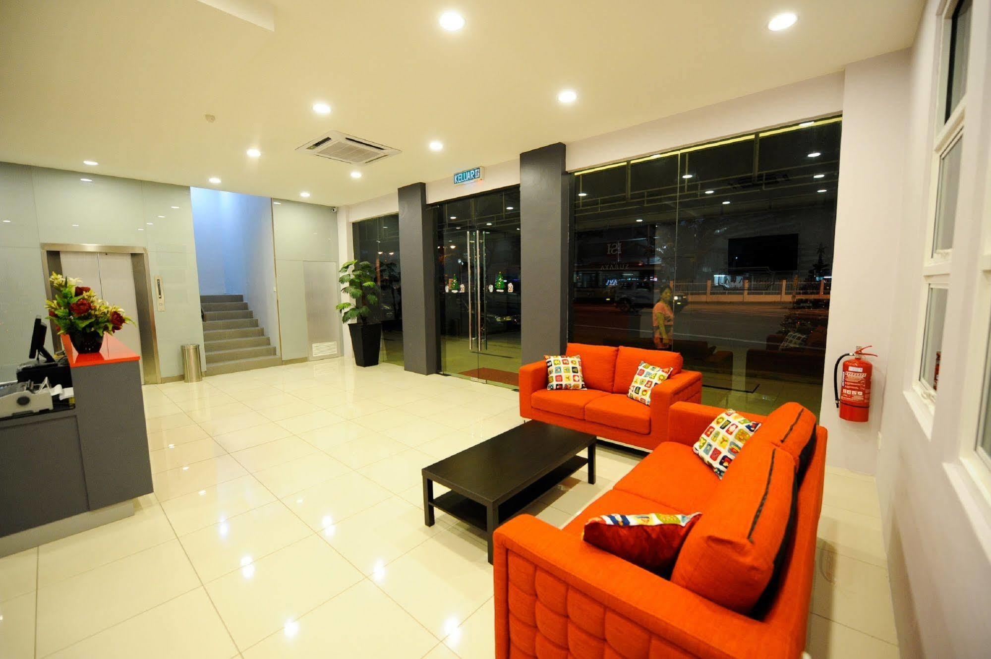Oyo 232 The Suraya Hotel Kuantan Buitenkant foto