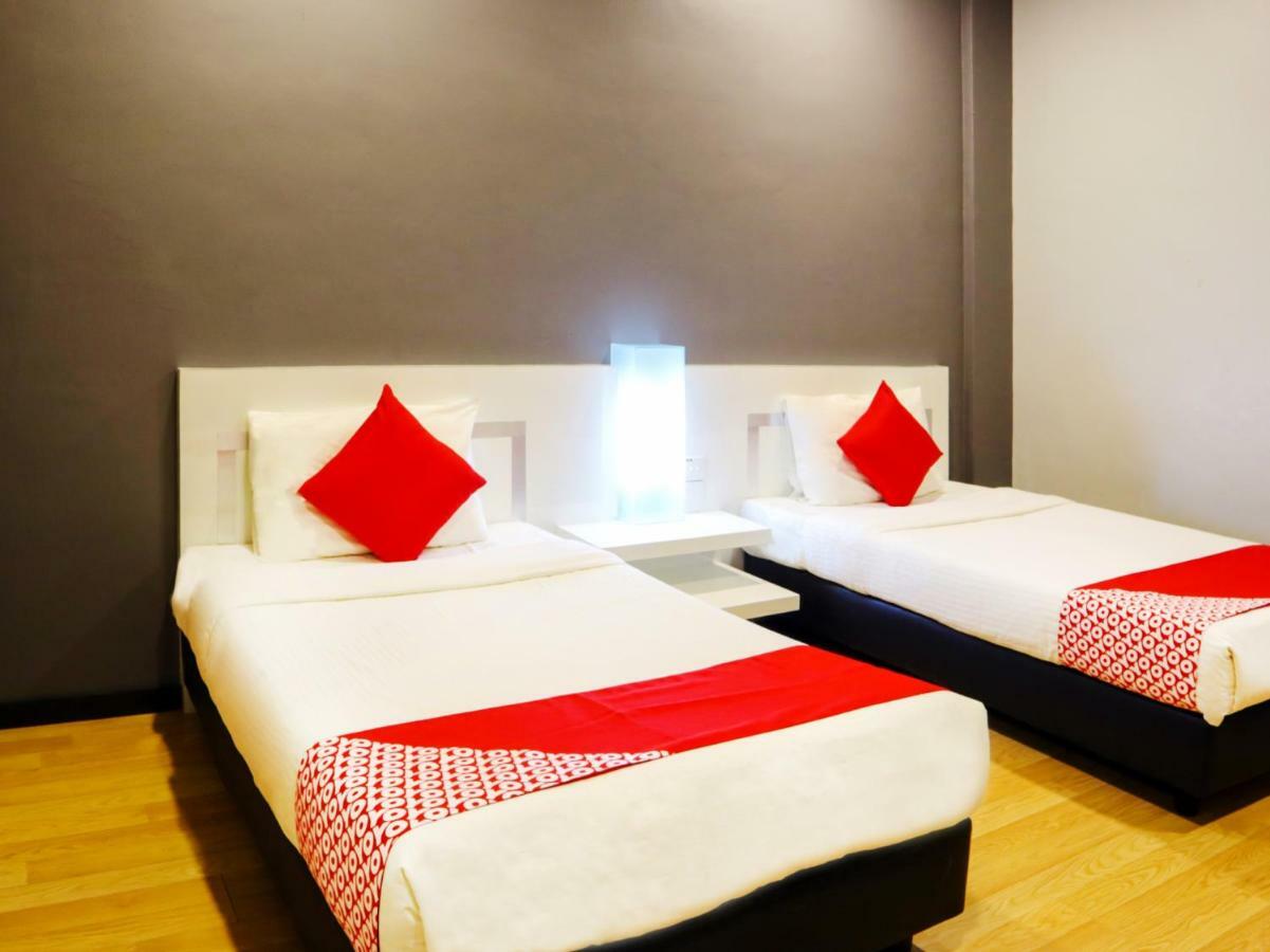 Oyo 232 The Suraya Hotel Kuantan Buitenkant foto