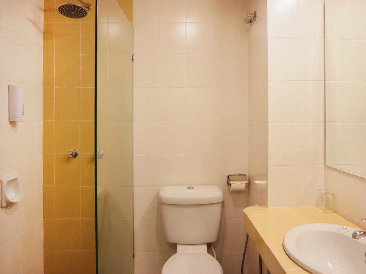 Oyo 232 The Suraya Hotel Kuantan Buitenkant foto