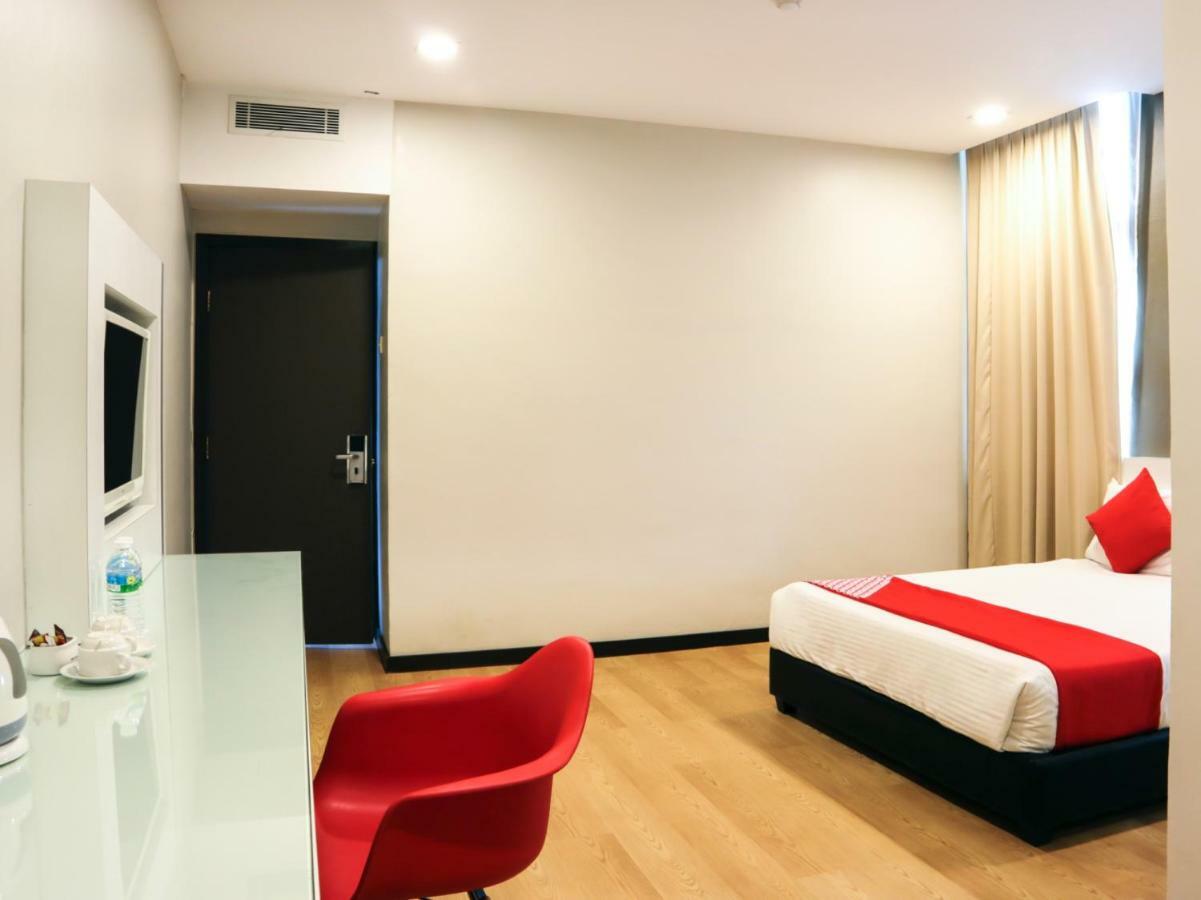 Oyo 232 The Suraya Hotel Kuantan Buitenkant foto