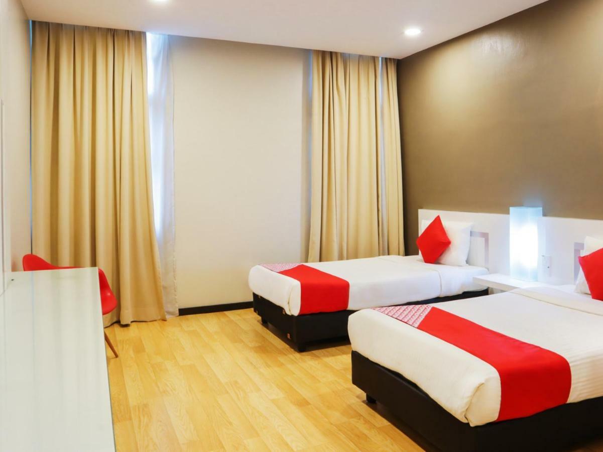 Oyo 232 The Suraya Hotel Kuantan Buitenkant foto